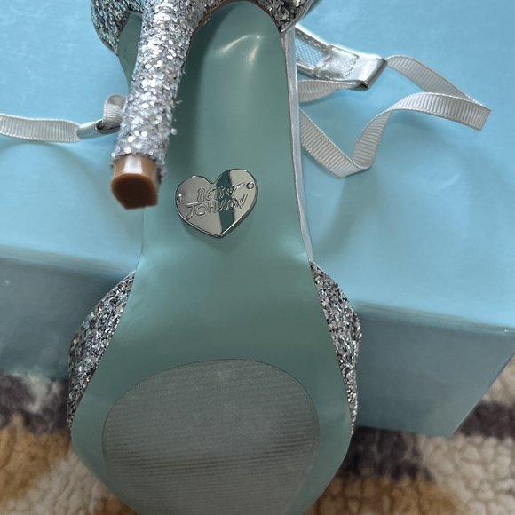 Blue By Betsey Johnson Silver Glitter Stela Pump Heels Size 7 - Picture 10 of 12
